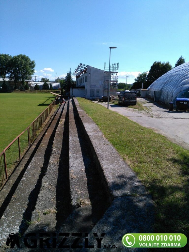 podrezanie muriva futbalový štadión v Leopoldove